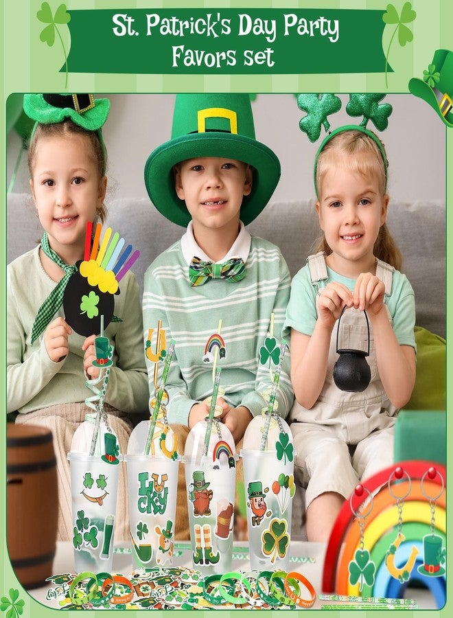 Funnymoom مجموعة هدايا قرطاسية لحفلات عيد القديس باتريك من Funnymoom، 194 قطعة، تتضمن حشوات أكواب، وسلسلة مفاتيح على شكل نبتة البرسيم، وقلم رصاص، وسوار سيليكون، وهدايا للفصول الدراسية، وجوائز ألعاب، ومكافآت مدرسية. - Image 3